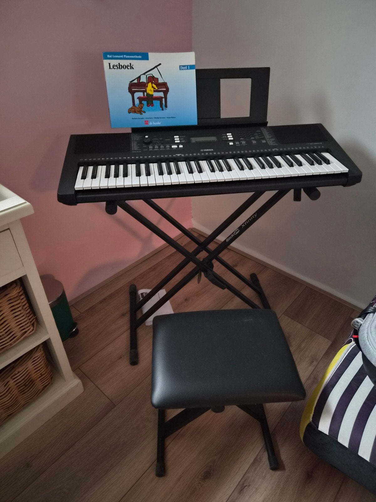 Yamaha Keyboard PSR E363 met standaard en krukje, Muziek en Instrumenten, Keyboards, Ophalen, 61 toetsen, Yamaha, Zo goed als nieuw