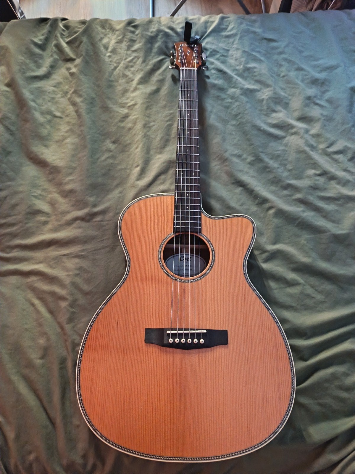 Foto 3 van Cort Essence OC-4 (Brand New)