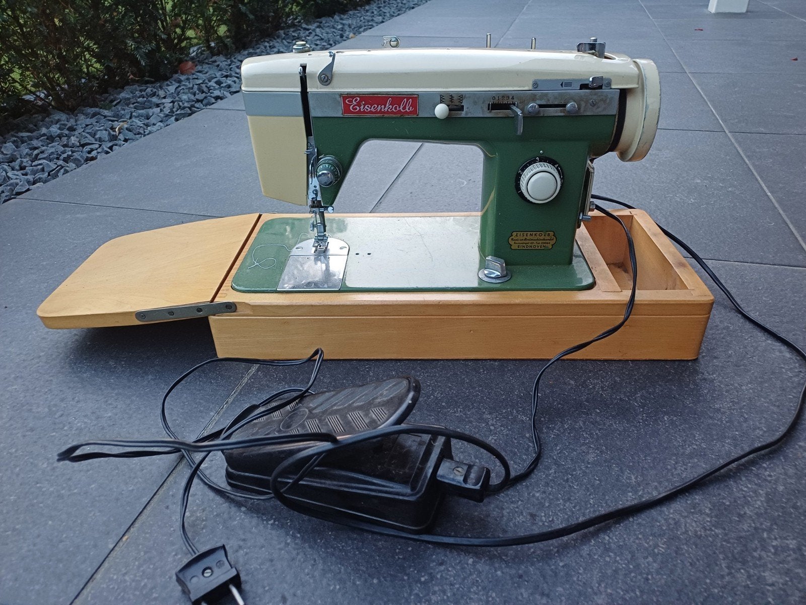 naaimachine Eisenkolb, Ophalen
