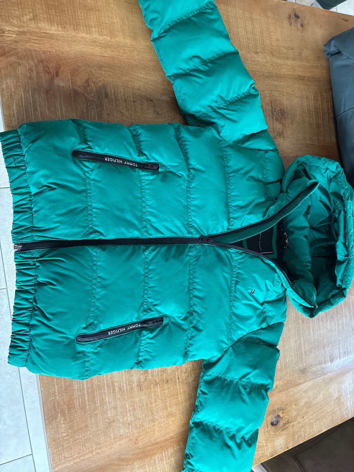 Tommy Hilfiger winterjas maat 140, Kinderen en Baby's, Ophalen of Verzenden, Zo goed als nieuw, Jongen of Meisje, Jas