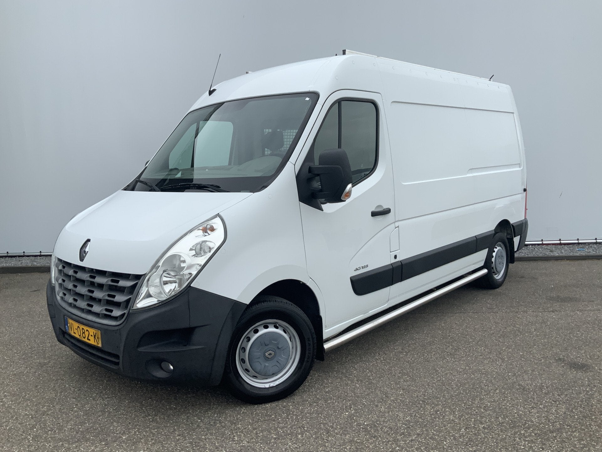 Renault Master T35 2.3 dCi L2H3 Airco Cruise 2 Zits Trekhaak, Auto's, Bestelauto's, Voorwielaandrijving, Euro 5, Stof, Gebruikt