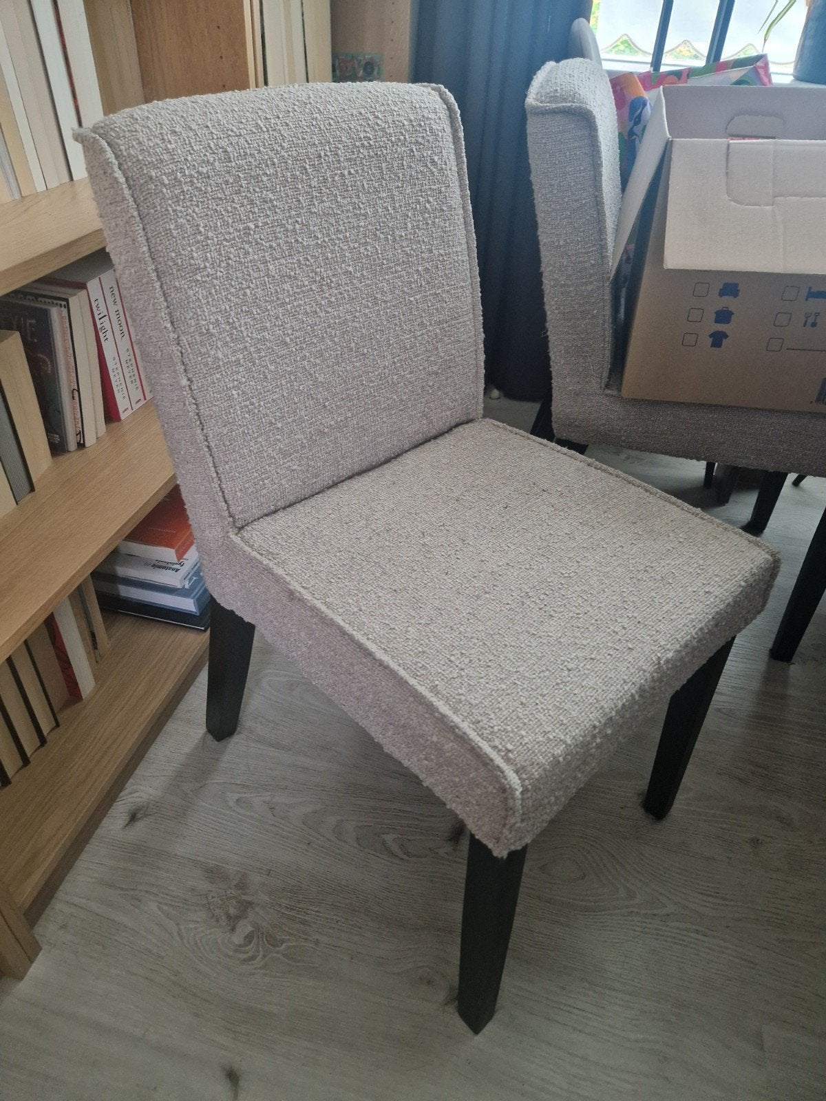*GEZOCHT* eetkamerstoel WOOOD tessel zandkleur, Huis en Inrichting, Stoelen, Ophalen, Zo goed als nieuw, Eén, Modern