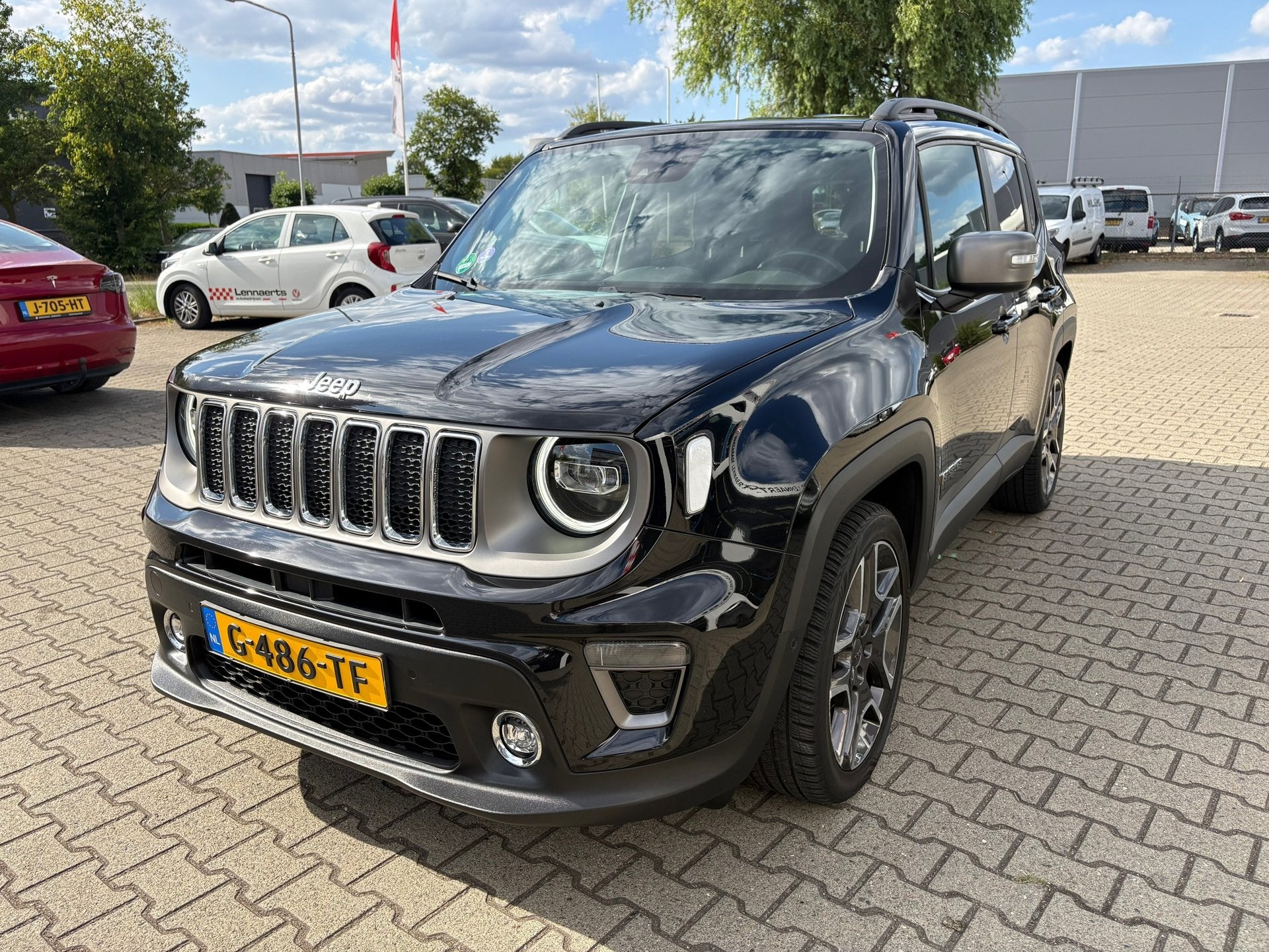 Jeep Renegade 1.3T-e Limited automaat (BOVAG/RIJKLAARPRIJS), Auto's, Stof, Gebruikt, Zwart, Bedrijf