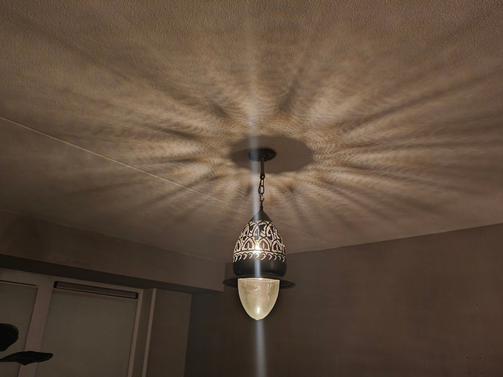 Sfeervolle Oosterse Hanglamp met Glas en Filigrain Metaal, Huis en Inrichting, Lampen | Kroonluchters, Ophalen of Verzenden, Glas