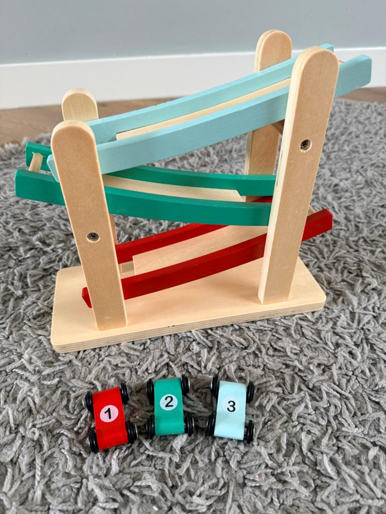 Houten autobaan met 3 auto's, Ophalen of Verzenden, Gebruikt