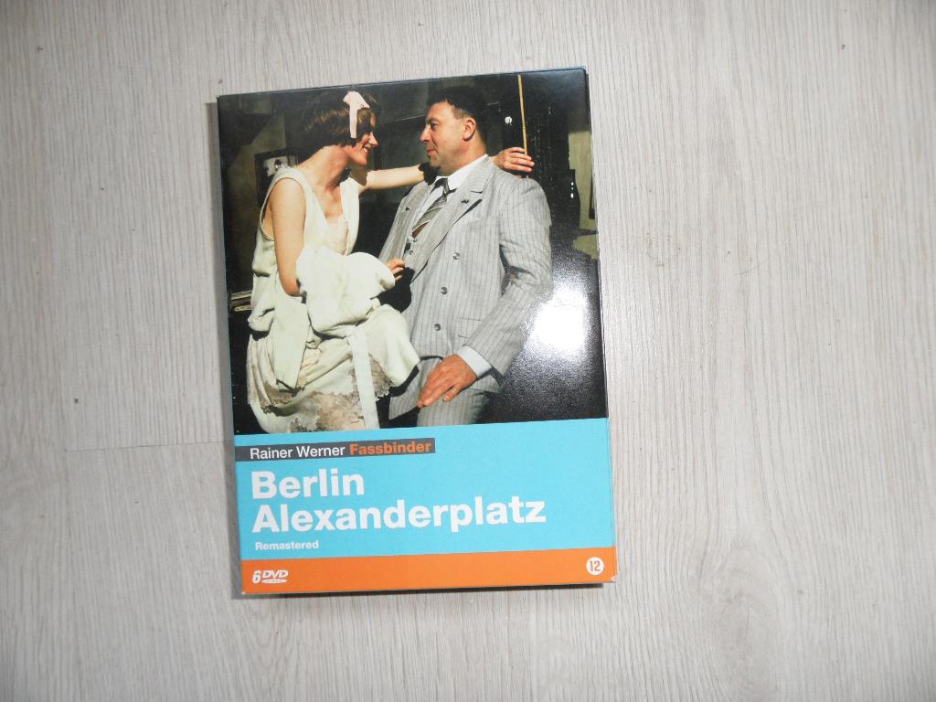 Berlin Alexnderplatz regie Rainer Werner Fassbinder, Cd's en Dvd's, Dvd's | Filmhuis, Vanaf 12 jaar, Ophalen of Verzenden, Zo goed als nieuw