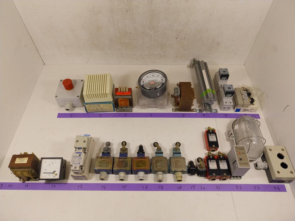 Diverse elektra componenten, schakelaars, zoemer etc., Niet ingevuld, Gebruikt, Overige typen, Niet ingevuld