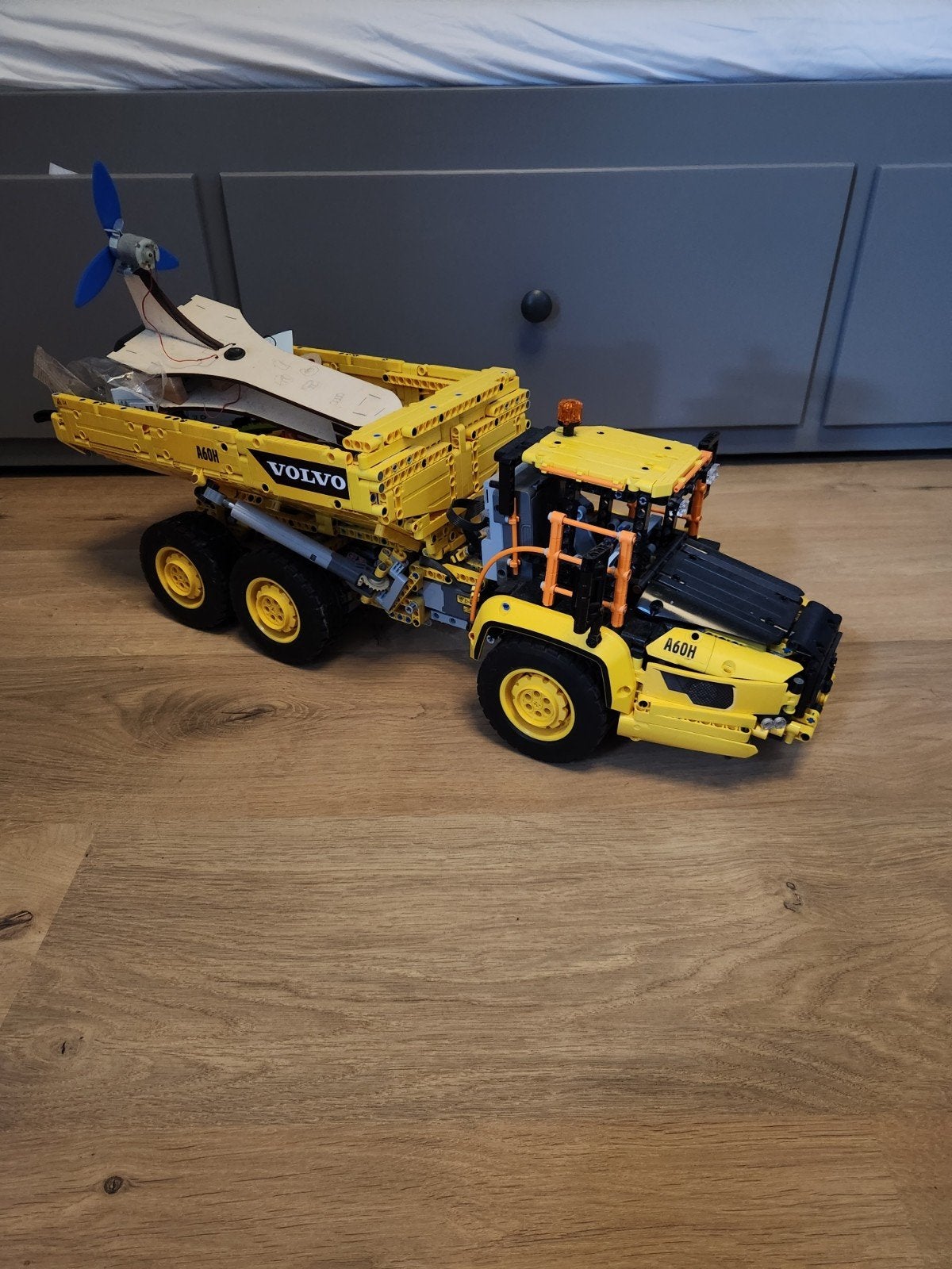 Grote dumper van lego, Ophalen, Zo goed als nieuw, Auto, Overige merken