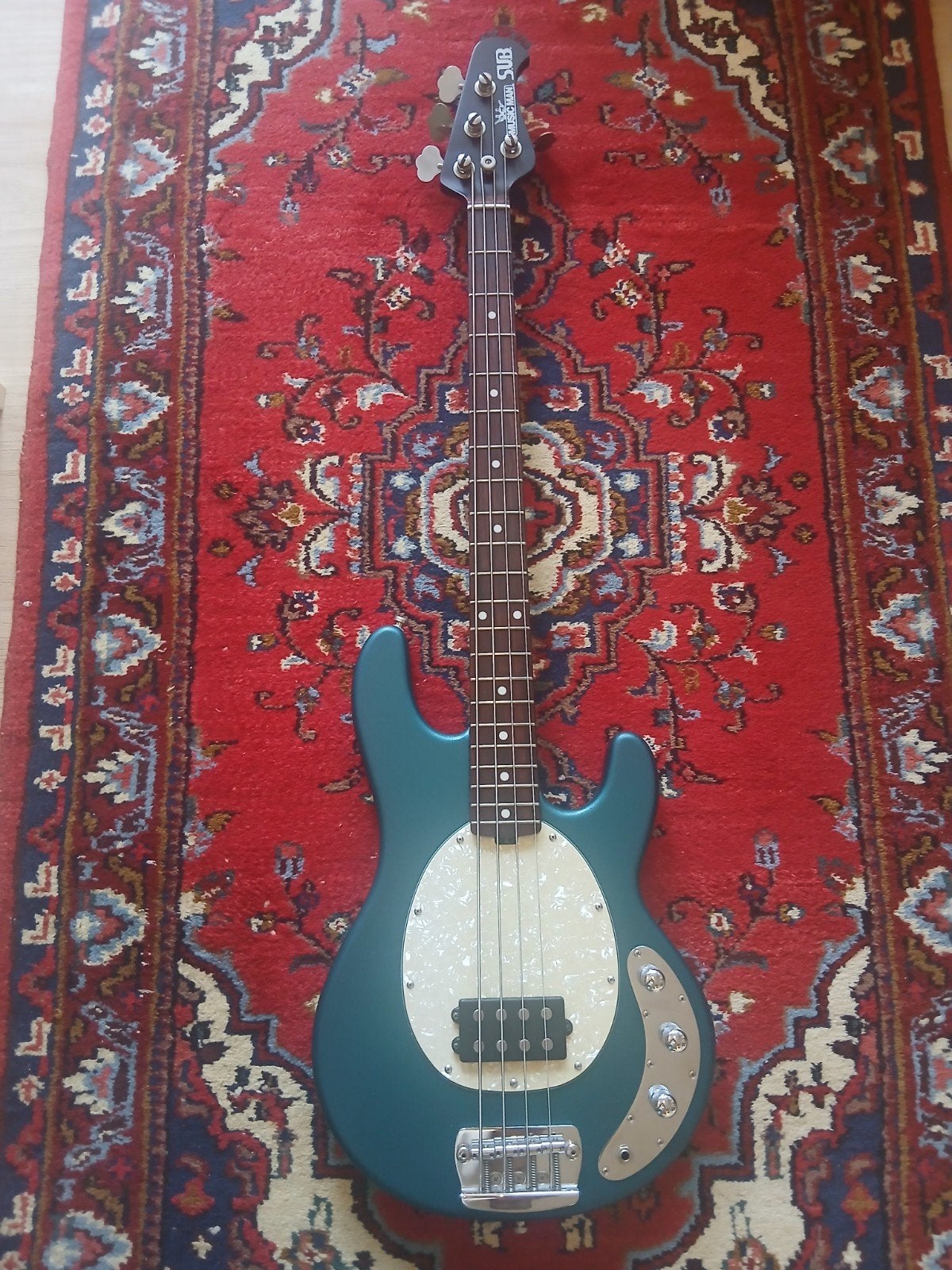 2003 Music Man SUB Made in USA Teal Blue with 2 Pickguards, Ophalen, Gebruikt