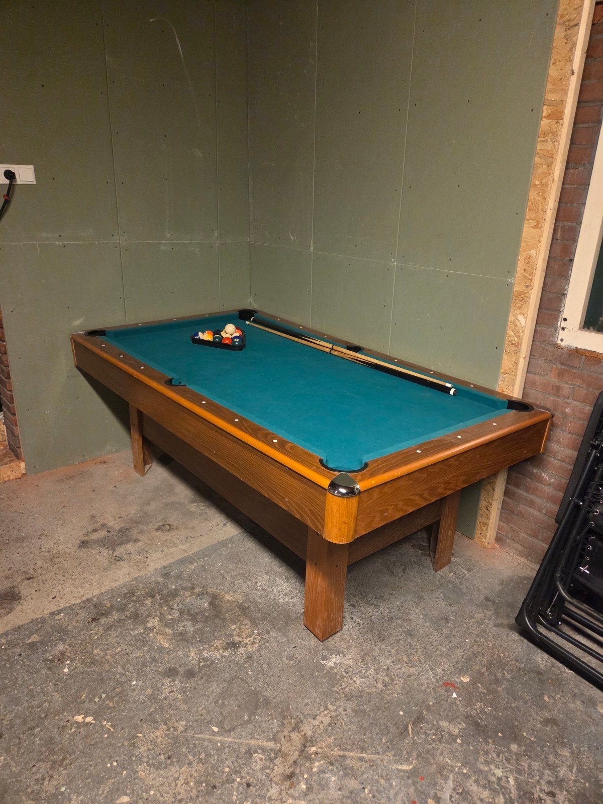 Gebruikte pooltafel met keuen en ballen, Sport en Fitness, Ophalen, Gebruikt, Pooltafel