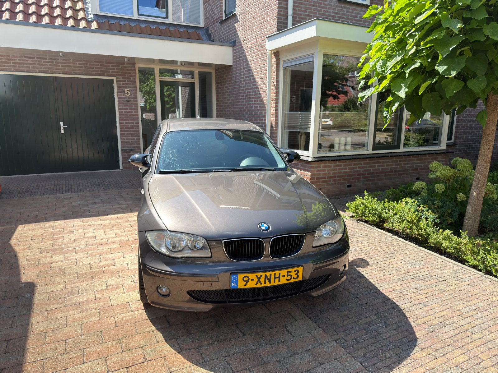 BMW 1-Serie 1.6 116I 2005 Bruin | Airco | M-Velgen |, 4 cilinders, Bruin, 635 kg, 116 pk