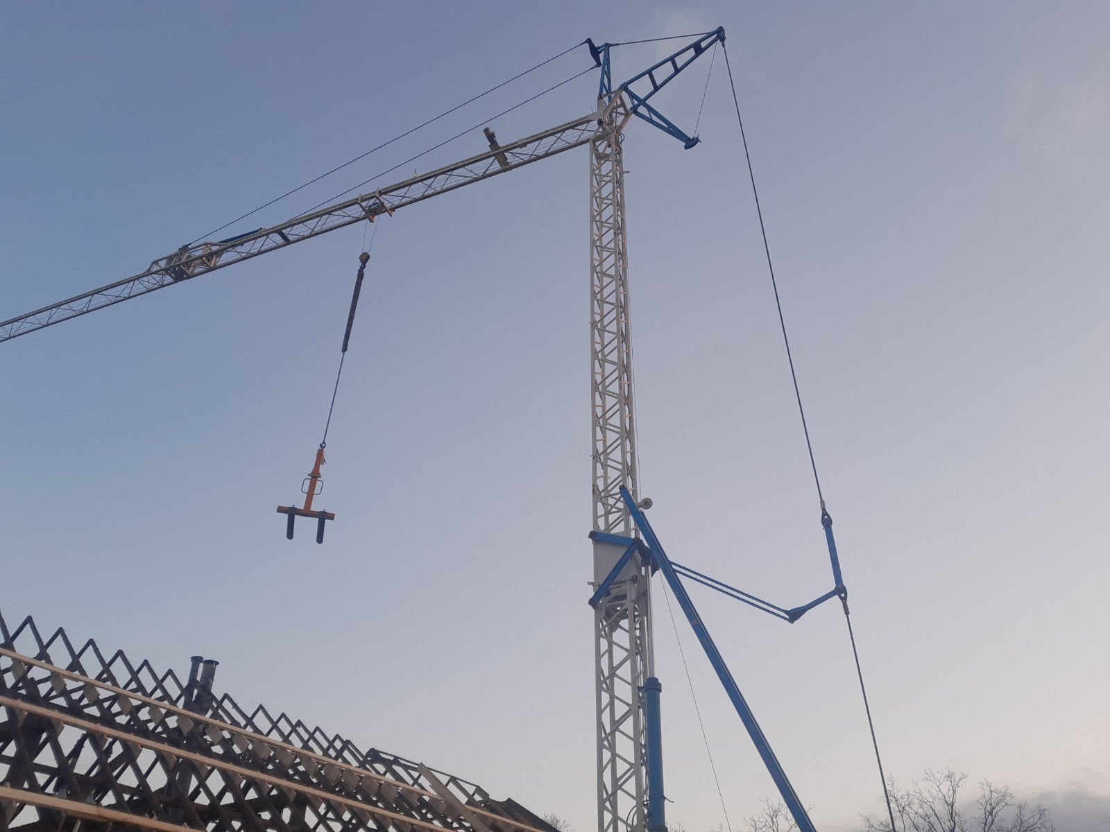 Te huur bouwkraan torenkraan 10 ton meter, Doe-het-zelf en Verbouw, Ophalen, Gebruikt