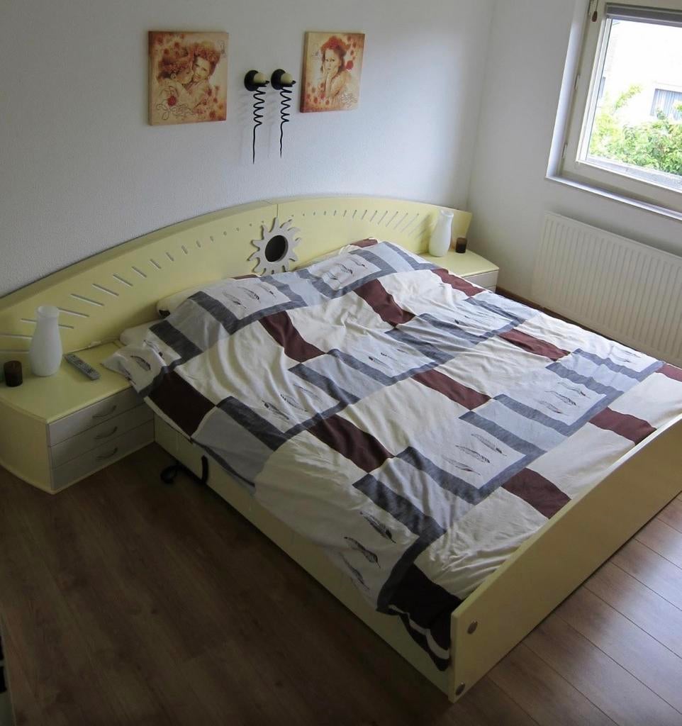 Zelfgemaakt 2-persoons bed met nachtkastjes, Ophalen, Gebruikt, Overige kleuren, Tweepersoons