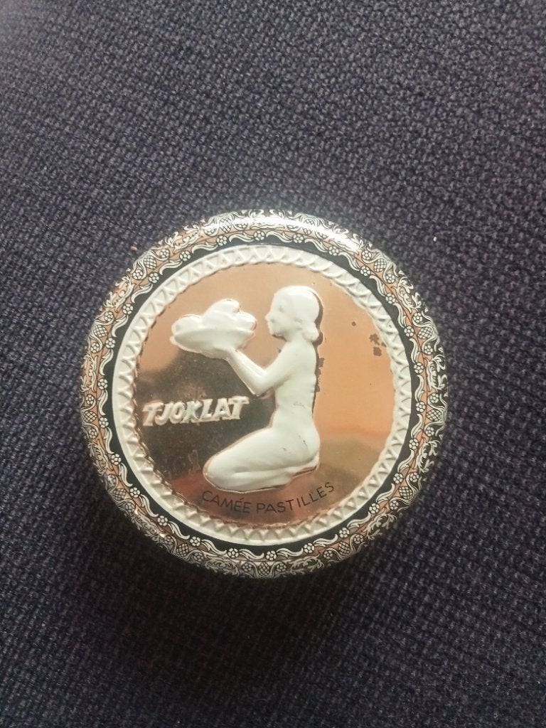 Tjoklat camée pastilles blik met reliëf, Ophalen of Verzenden, Gebruikt, Overige, Overige merken