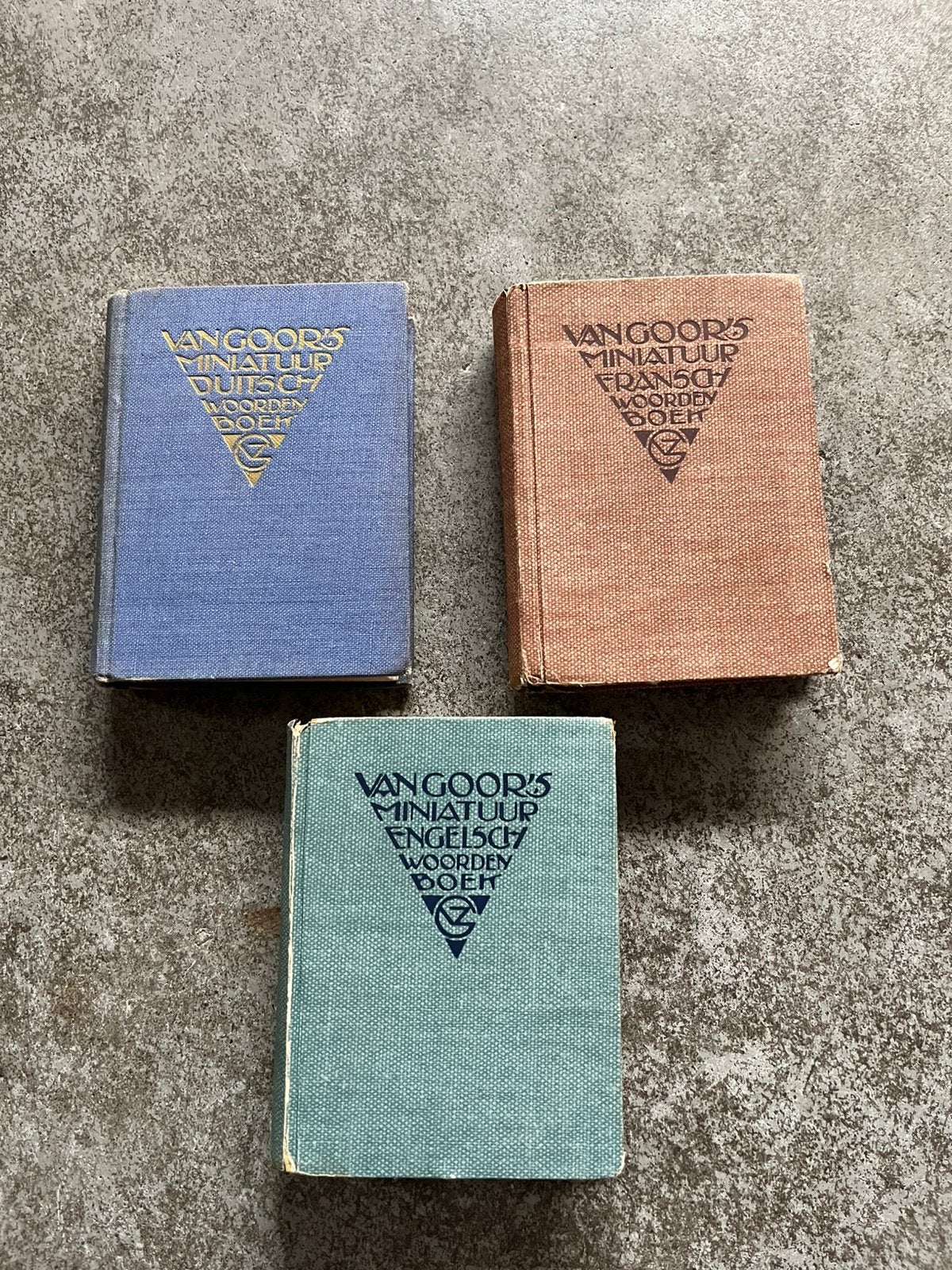 Oude woordenboekjes, Gelezen, Overige uitgevers, Ophalen of Verzenden, Overige talen