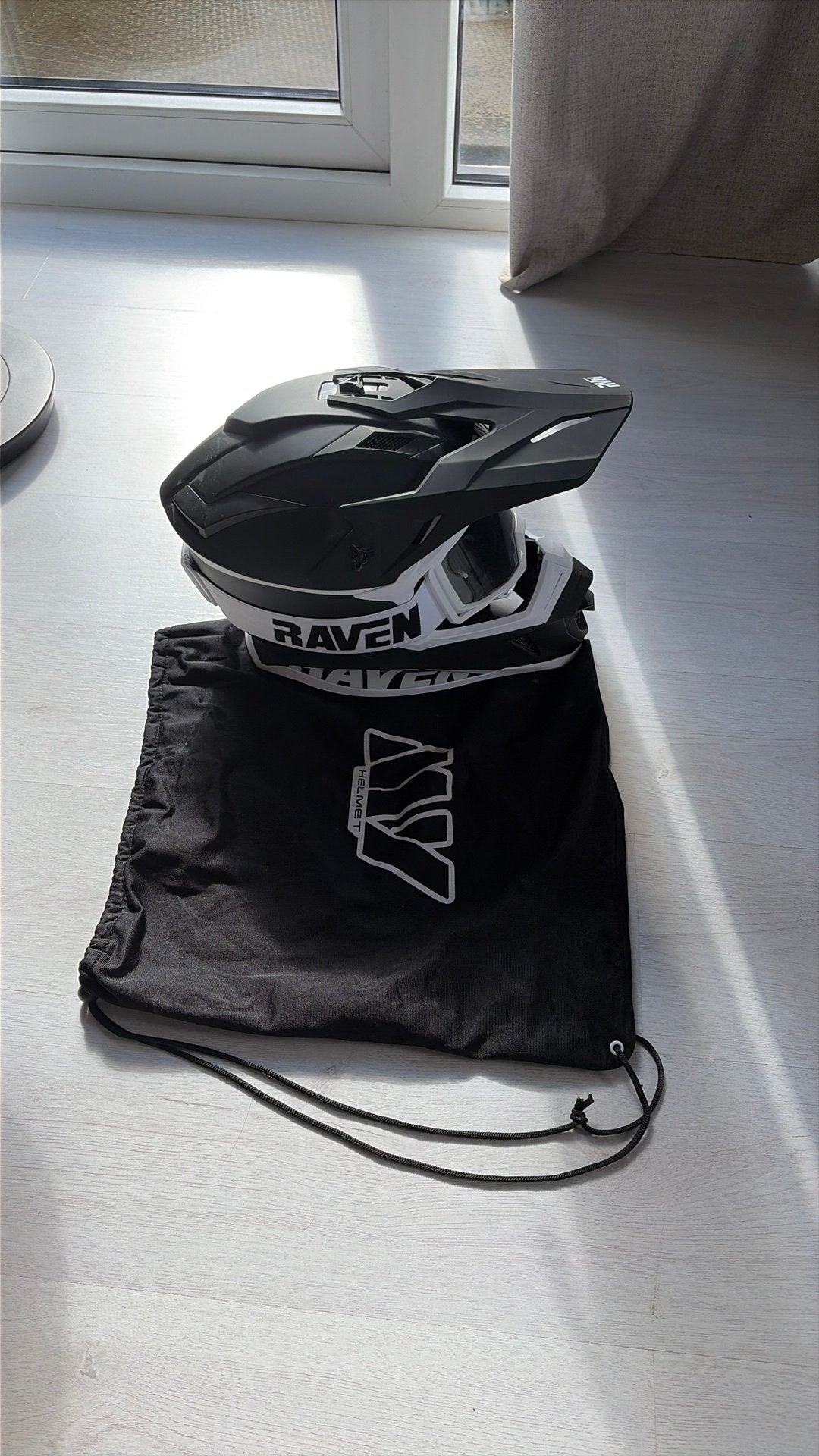 Zo goed als nieuwe cross helm - Raven, Motoren, L, Tweedehands, Ophalen, Overige merken