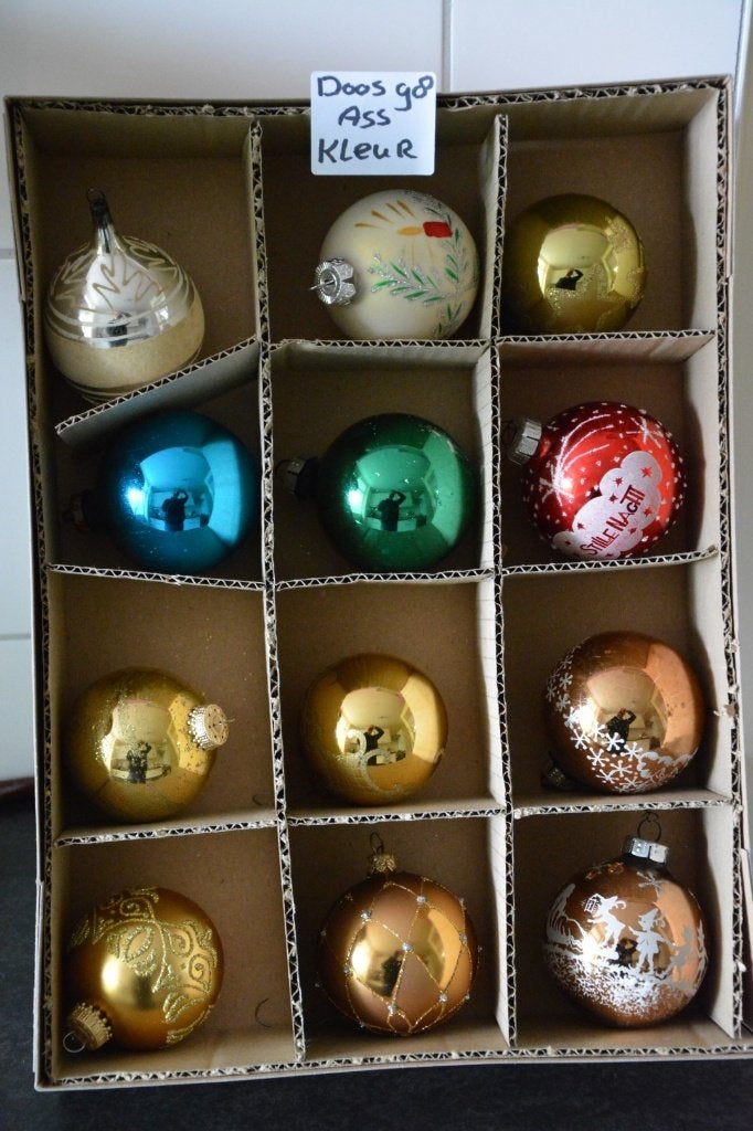 Kerstballen gekleurd Doos 98, Diversen, Ophalen of Verzenden, Zo goed als nieuw
