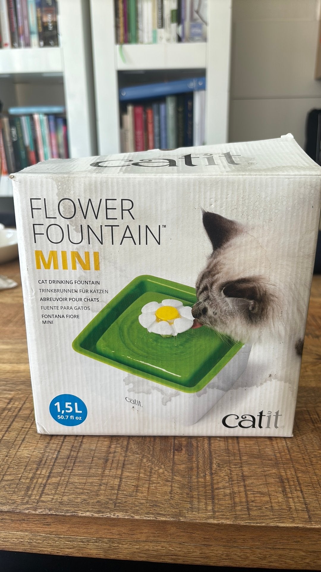 Cat drink fountain, Ophalen of Verzenden, Zo goed als nieuw