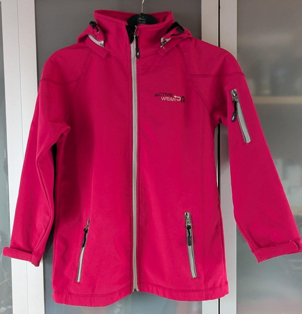 Roodroze softshell jas met zachte binnenkant maat 164, Kinderen en Baby's, Kinderkleding | Maat 164, Active Wear, Meisje, Ophalen of Verzenden