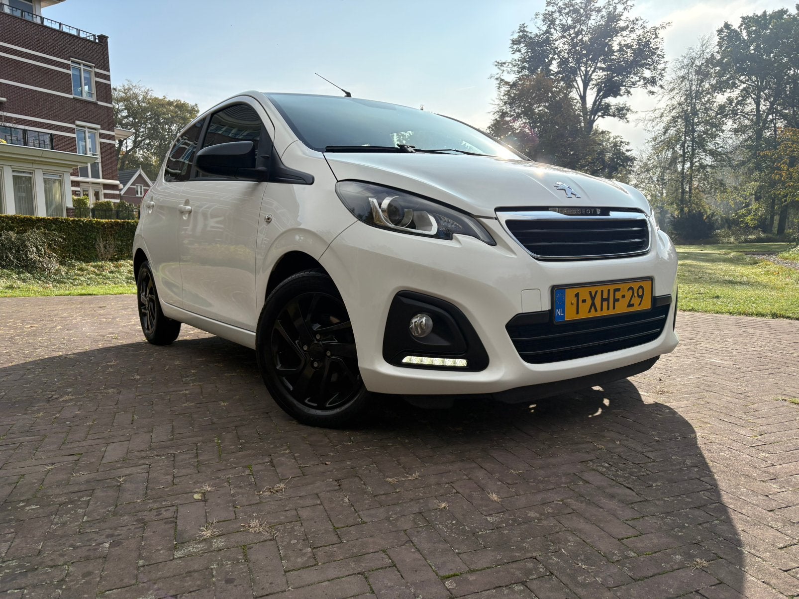 Peugeot 108 1.0 12V 51KW 5DR 2014 NAP, Voorwielaandrijving, 31 €/maand, 4 stoelen, Wit