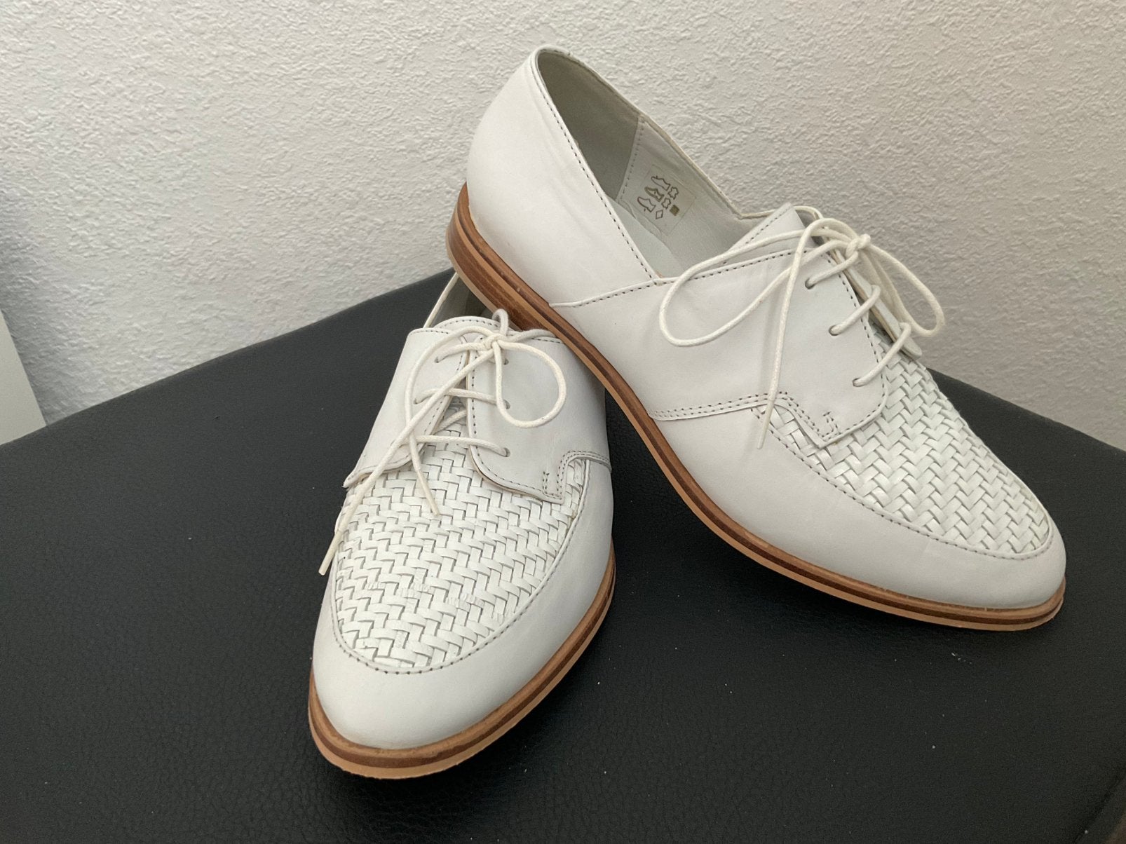 Zgan: Zeer leuke nette leren witte veterschoen, Kleding | Dames, Schoenen, Ophalen of Verzenden, Zo goed als nieuw
