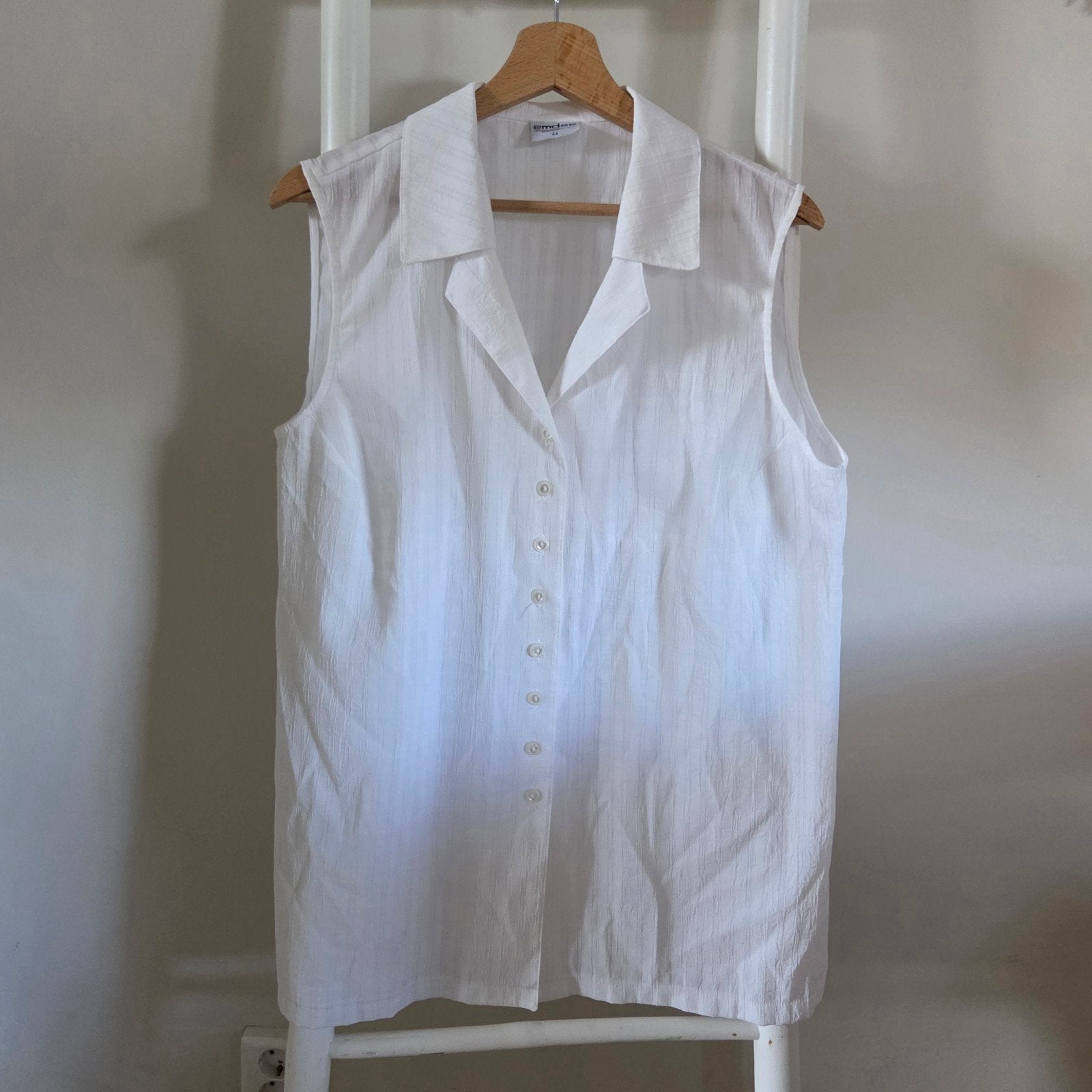 Emdee mouwloze blouse maat 44 wit magna, Wit, Maat 42/44 (L), Ophalen of Verzenden, Zo goed als nieuw