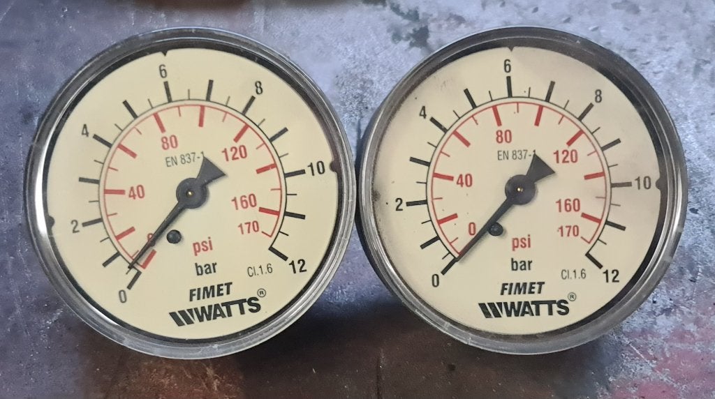 Manometer 2 stuks, Ophalen, Zo goed als nieuw, Druk