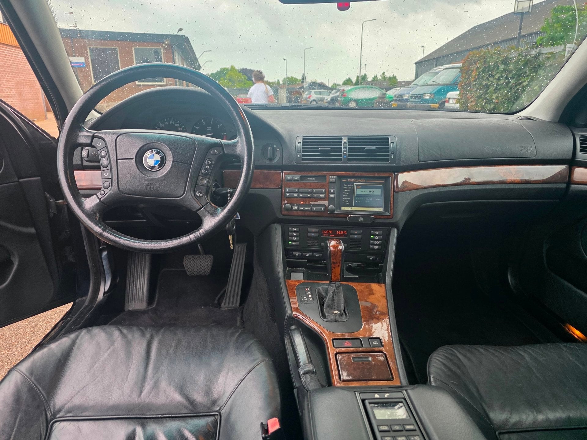 Foto 9 van BMW 5-serie 528i Executive