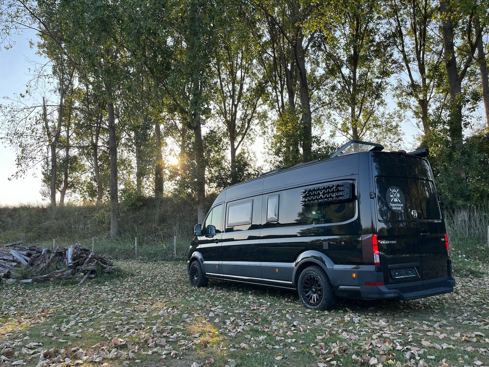 Volkswagen Crafter Buscamper/Full option/2025 inbouw!, Caravans en Kamperen, Campers, Automaat, Chemisch toilet, Buscamper of Camperbus
