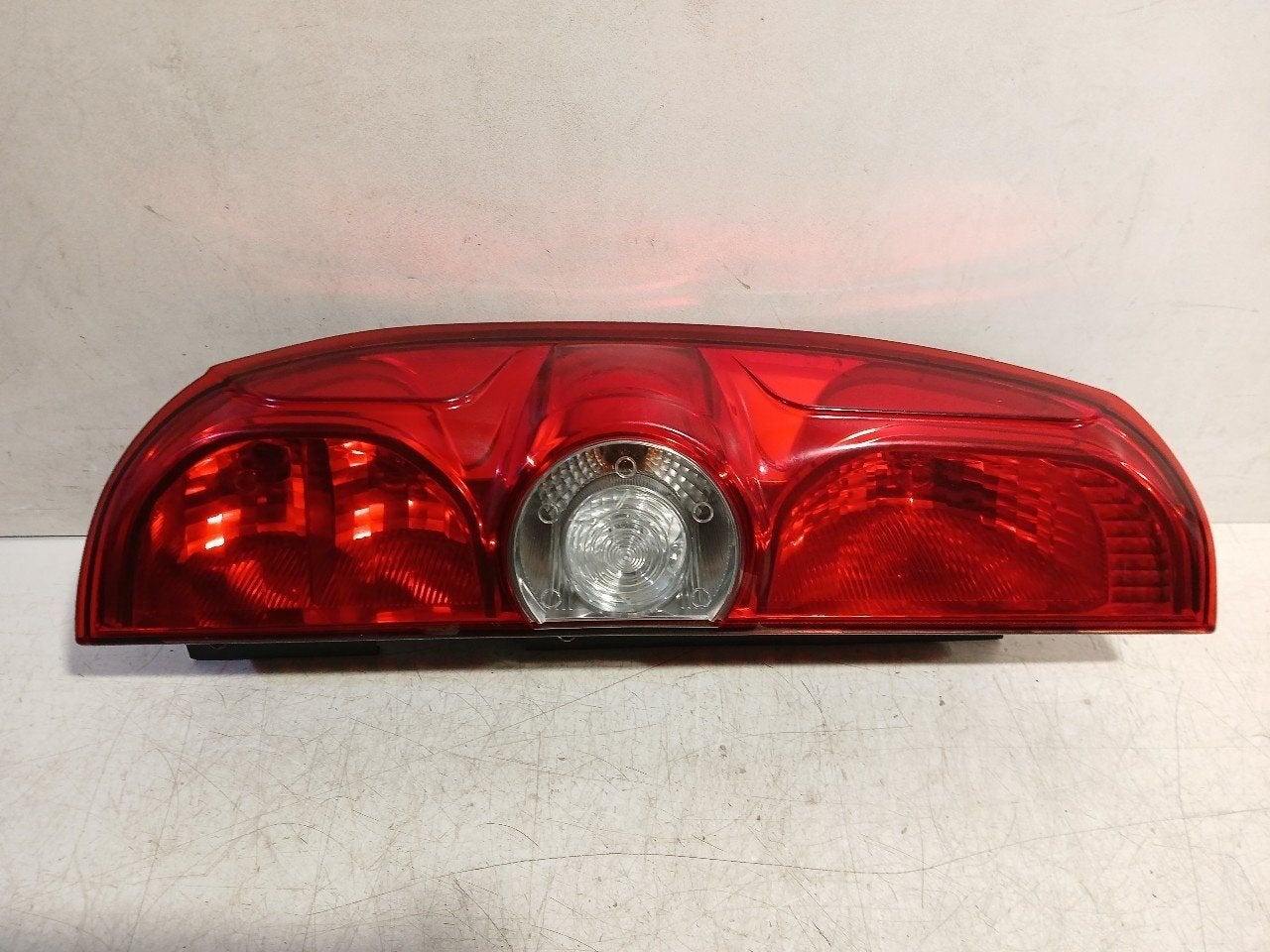 Achterlicht links buiten Fiat Doblo, Auto-onderdelen, Verlichting, Onderdelen@venauto.nl, Van der Ven Autorecycling B.V., Gebruikt