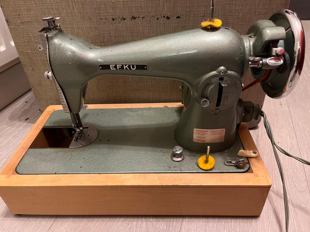 EFKU naaimachine met draagkoffer, Ophalen, Gebruikt, Naaimachine, Overige merken