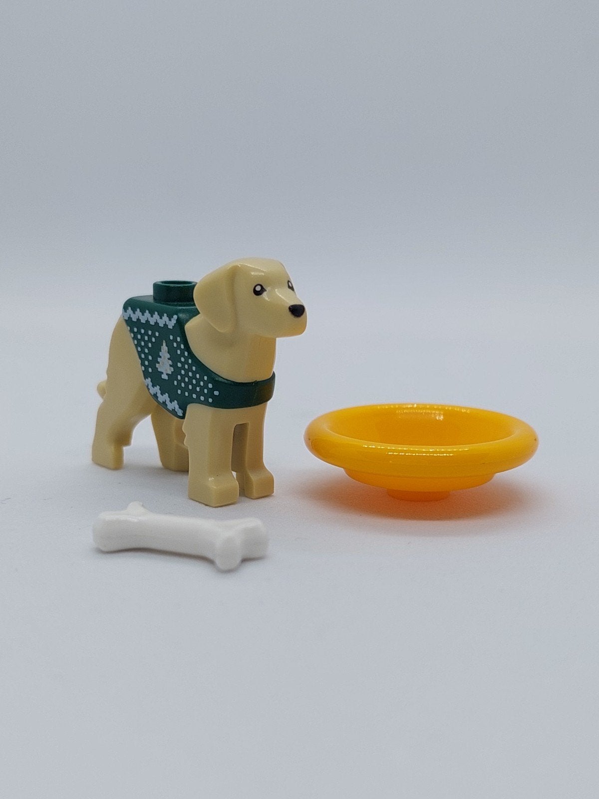 Lego - Hond in Kersttrui met Bot - Minifiguur, Ophalen of Verzenden, Nieuw, Minifiguur, Lego