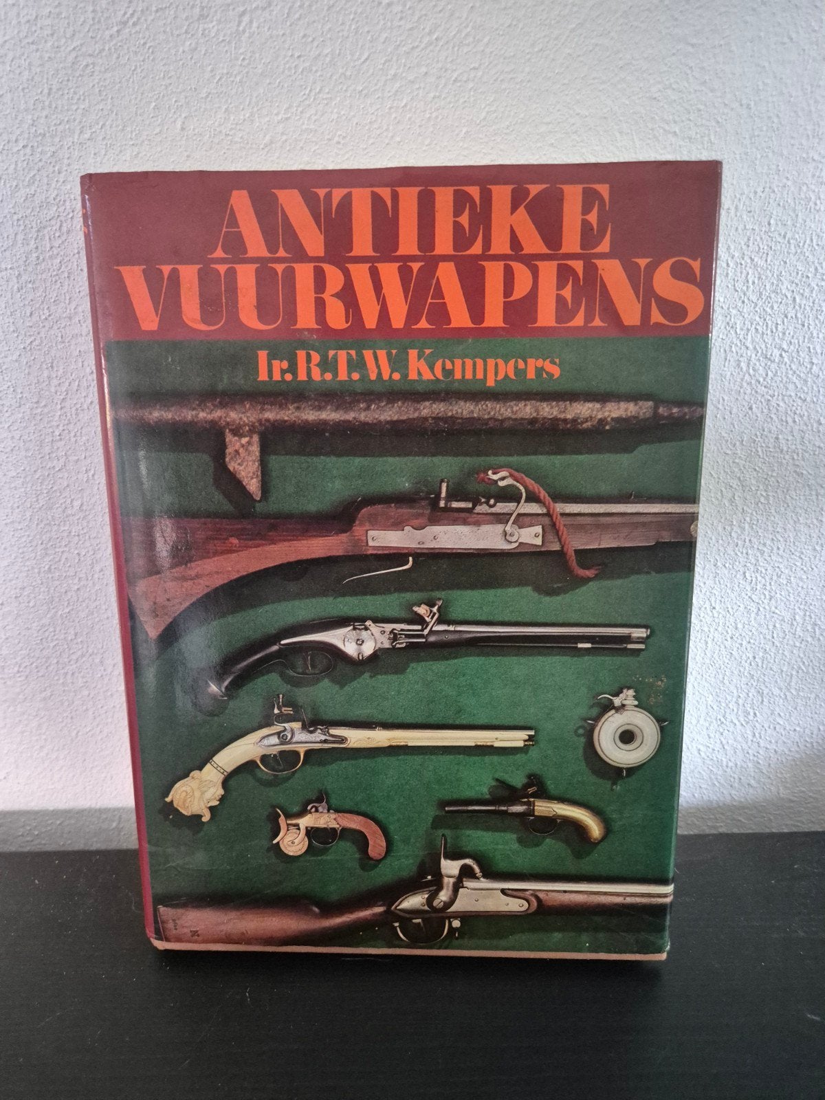 Antieke Vuurwapens - Ir. R.T.W. Kempers, Gelezen, Ophalen of Verzenden, Ir. R.T.W. Kempers, Voor 1940
