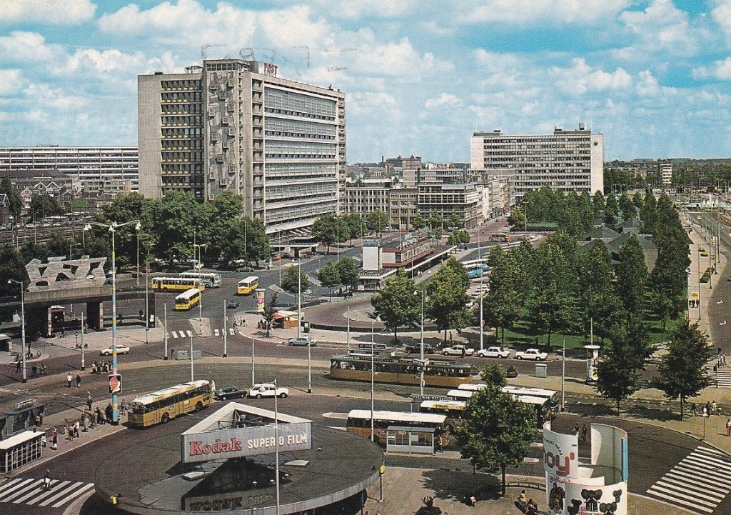 753R Rotterdam Stationsplein Stationspostkantoor, busstation, Ophalen of Verzenden, 1960 tot 1980, Gelopen, Zuid-Holland
