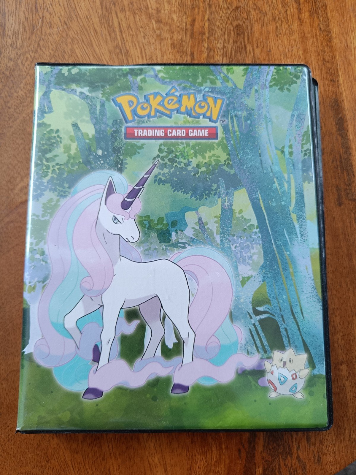 Leeg Pokémon verzamelalbum voor 80 kleine en 4 grote kaarten, Hobby en Vrije tijd, Verzamelkaartspellen | Pokémon, Zo goed als nieuw