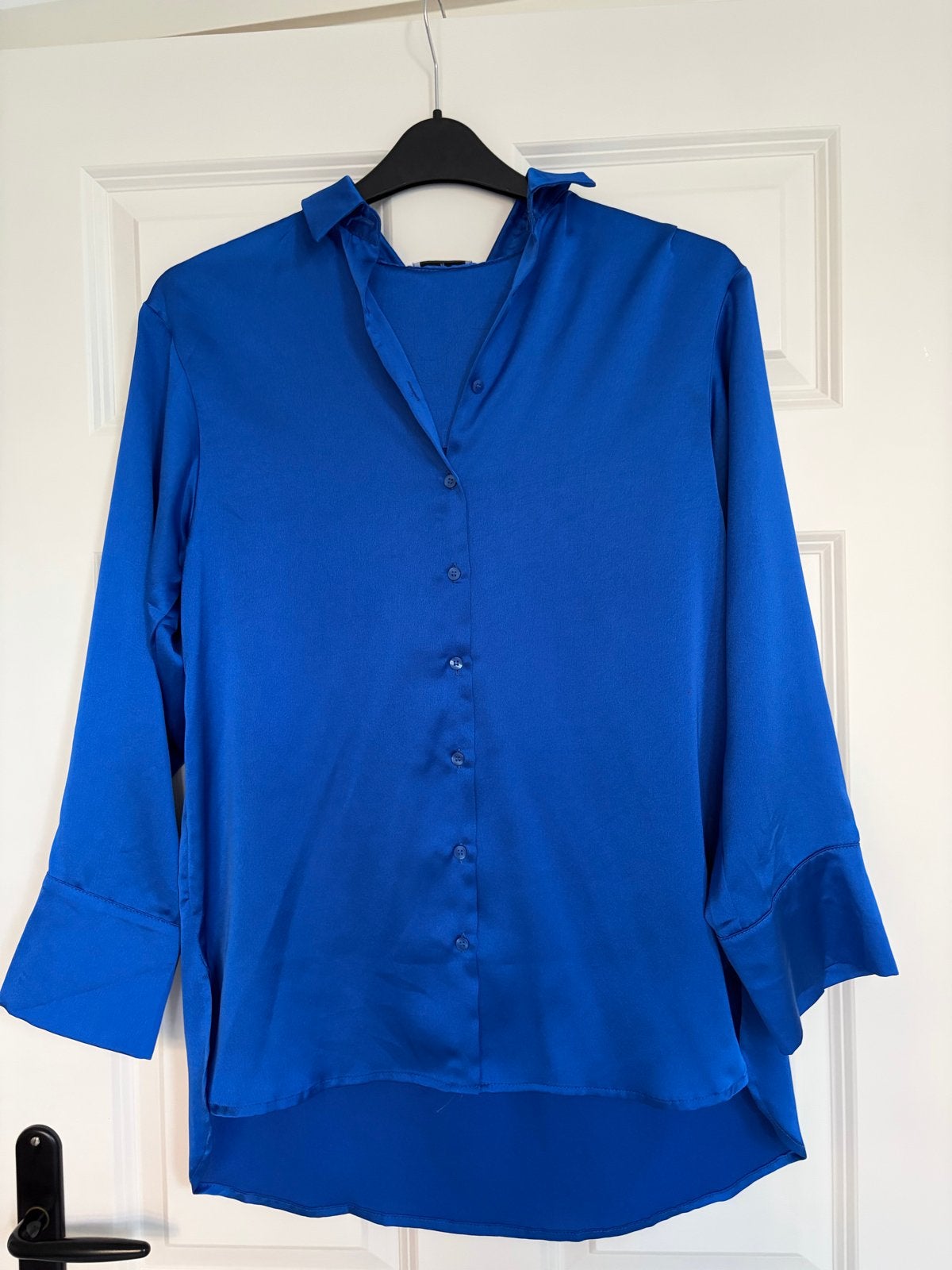 Loavies koningsblauw satijnen blouse - Maat XS, Ophalen of Verzenden, Zo goed als nieuw, Maat 34 (XS) of kleiner, Blauw