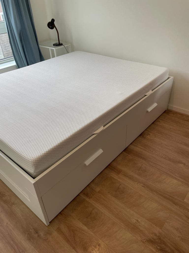 Comfortabel bed met matras 160x200 cm - Zo goed als nieuw, Ophalen, Tweepersoons, Zo goed als nieuw, Bedbodem