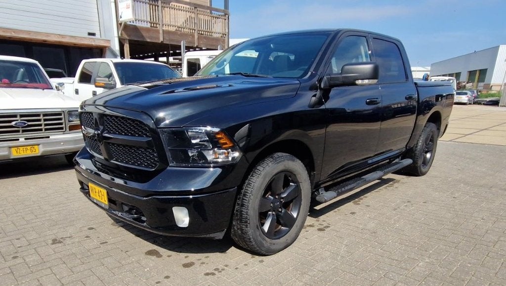 Dodge RAM Hemi 6-2021 Zwart slechts 80DKM!, Automaat, Stof, 2556 kg, 5654 cc