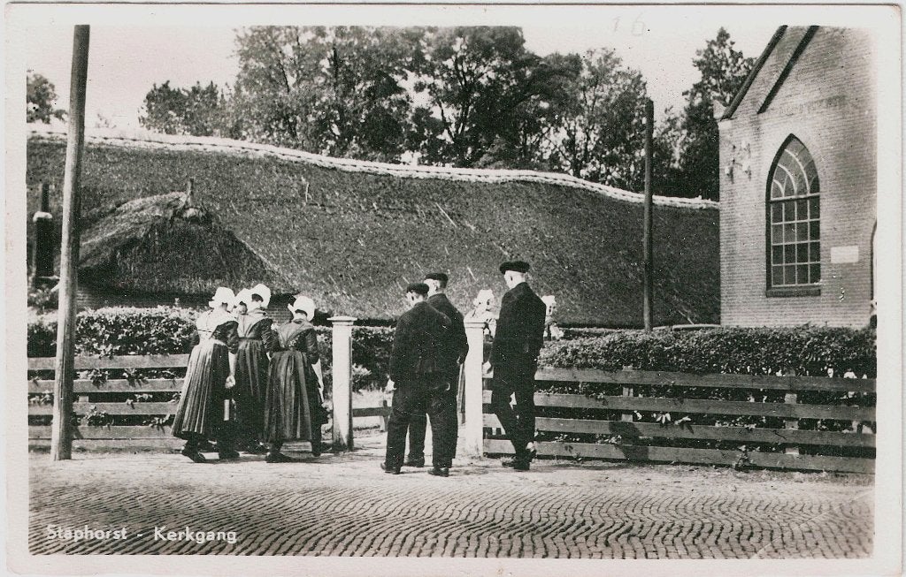 Staphorst (Ov), Kerkgang in klederdracht, gelopen 1948, Verzenden, 1940 tot 1960, Gelopen, Overijssel