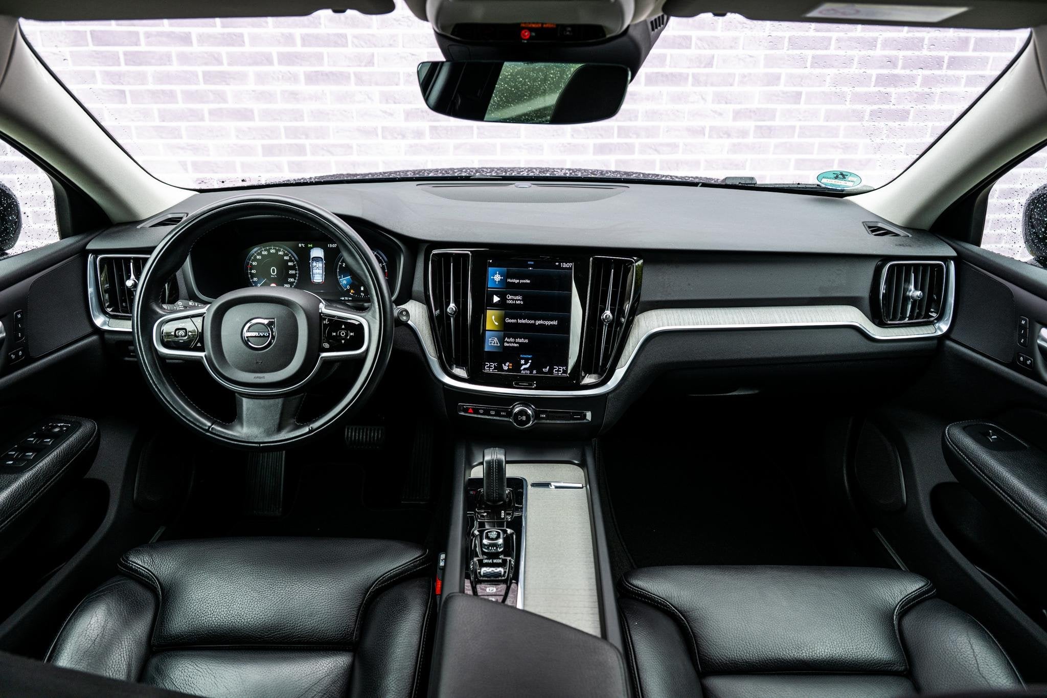 Foto 5 van Volvo V60 Cross Country 2.0 B5 AWD Pro | Achteruitrijcamera