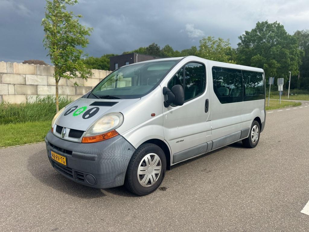 Renault Trafic 2.5 DCI Combi 1200 L2 9PERS 2005 Grijs, Voorwielaandrijving, Stof, 2000 kg, Bedrijf