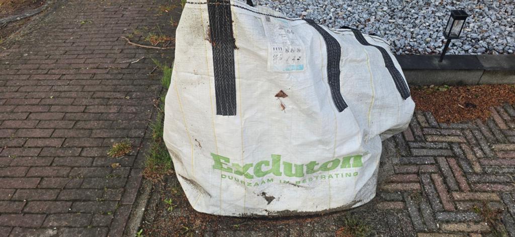 Kwart kuub geelzand in zak, Ophalen, Gebruikt, Ophoogzand