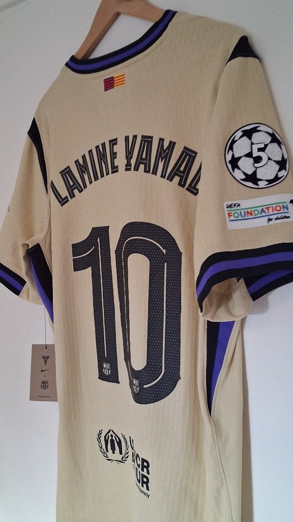 FC Barcelona Speler Editie shirt gold kobe Lamine Yamal #10, Maat L, Ophalen of Verzenden, Nieuw, Shirt