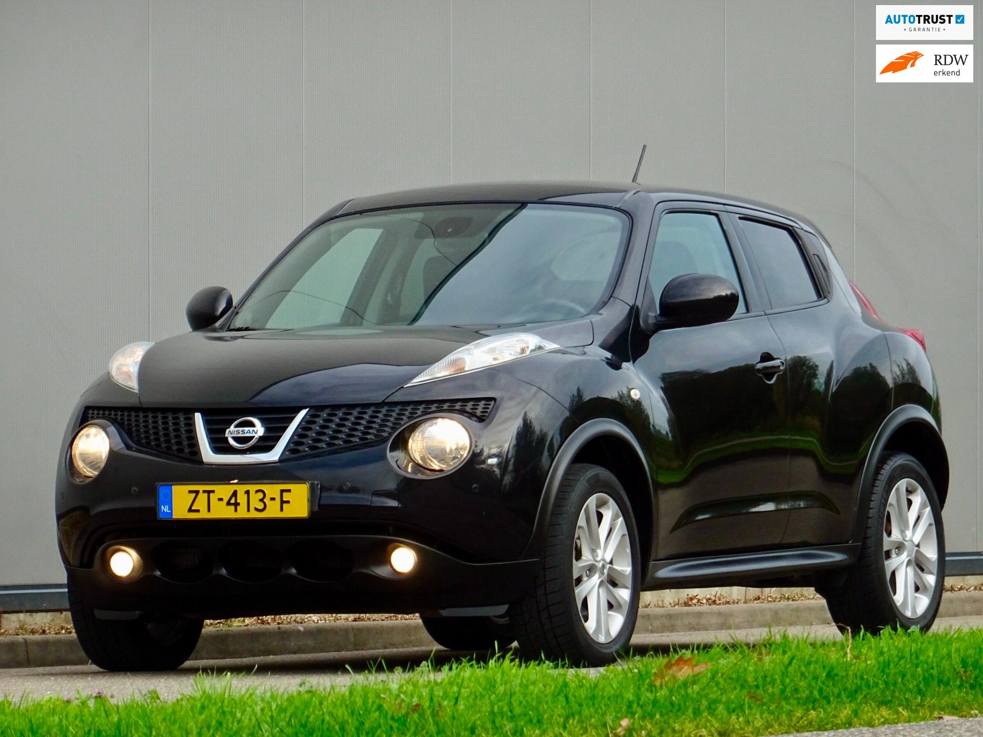Nissan Juke 1.6 DIG-T Tekna | Leer | Navi | ECC |, Auto's, Voorwielaandrijving, 1618 cc, Gebruikt, Zwart