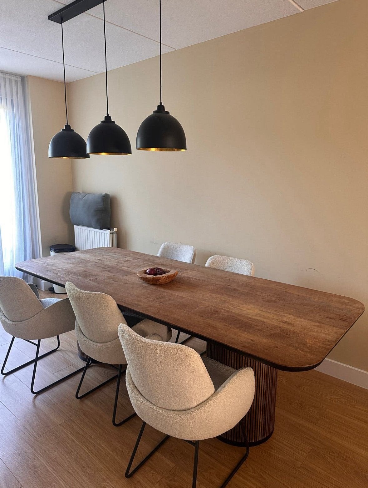 Robuuste houten eettafel met unieke rondenpoot, 100 tot 150 cm, 200 cm of meer, Ophalen of Verzenden, Zo goed als nieuw