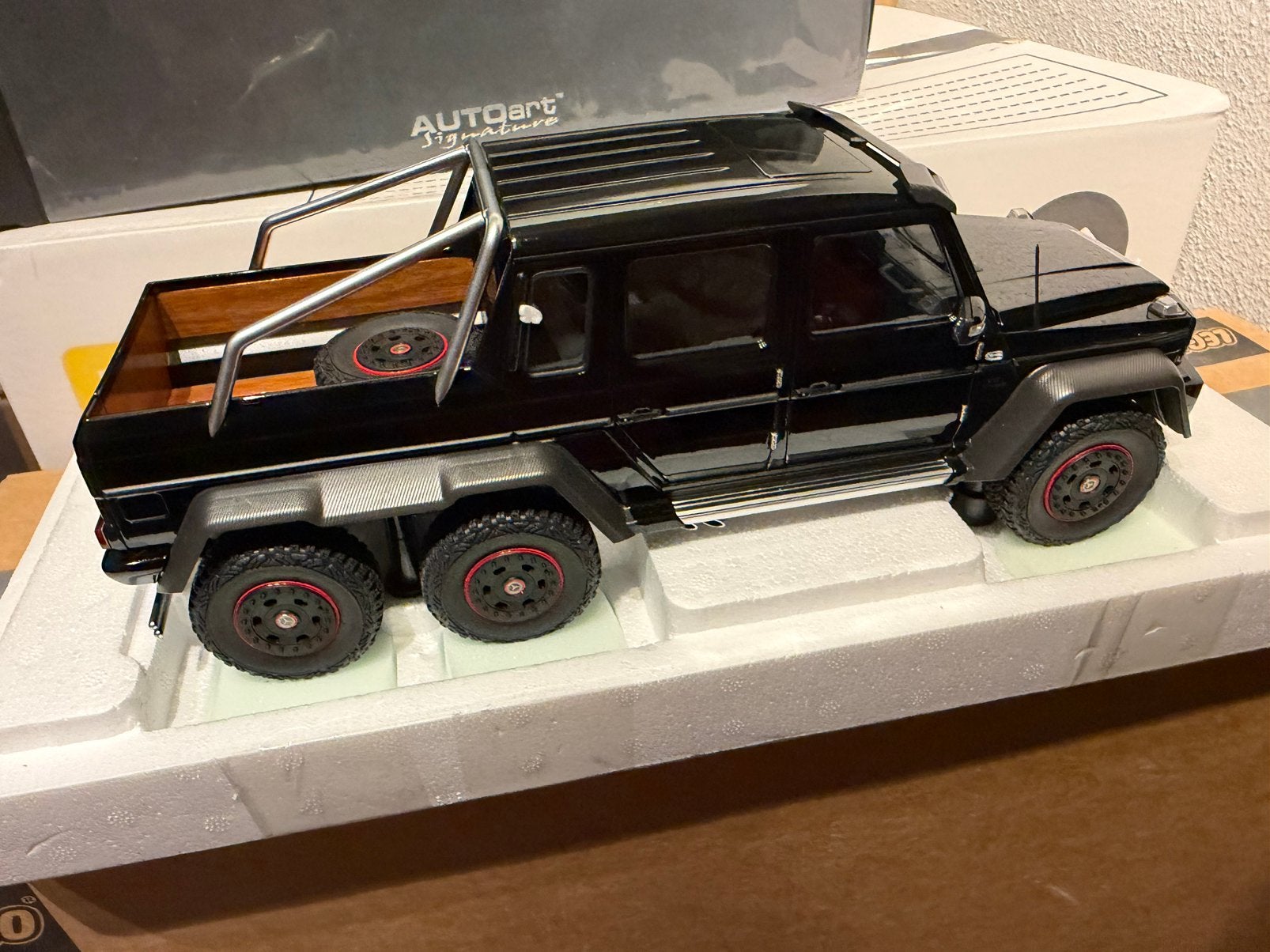 AUTOart Mercedes-Benz G63 AMG 6x6 - 1:18 Nieuw, Hobby en Vrije tijd, Ophalen, Nieuw, Auto, Autoart