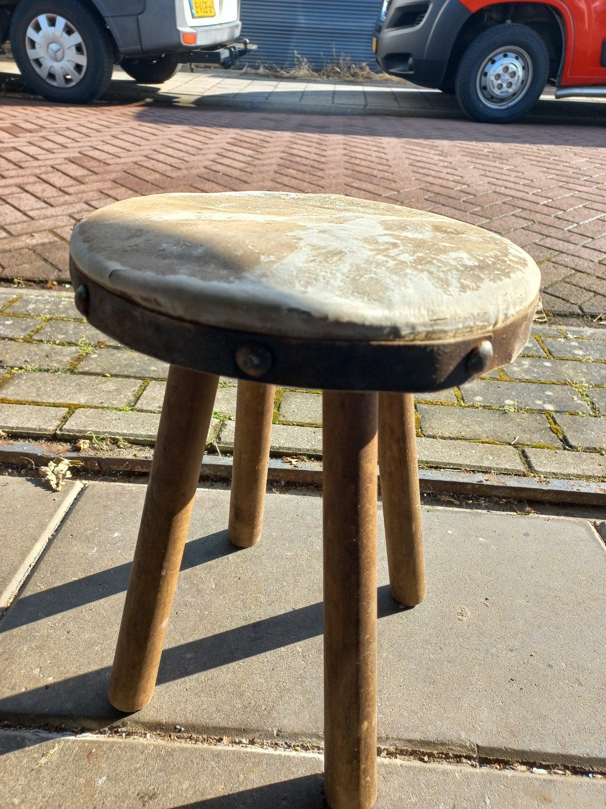Oud brocante krukje,vintage melkkruk,rand nagels, Ophalen of Verzenden, Hout