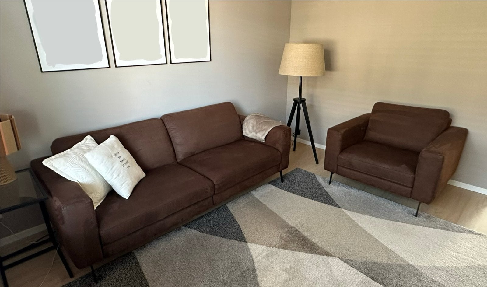 Bruine bank met relaxfunctie en fauteuil, Huis en Inrichting, Banken | Bankstellen, Ophalen, Gebruikt, Driepersoons, Rechte bank