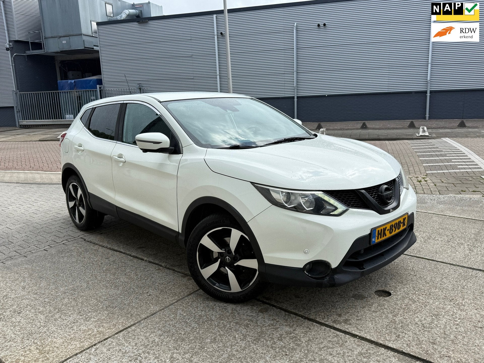 Nissan Qashqai 1.2 Connect Edition 6BAK 360 CAMERA PDC CLIMA, Auto's, Nissan, Voorwielaandrijving, Euro 6, 4 cilinders, 116 pk