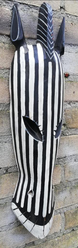 Wall-mask. Zebrapaard. Afrika. Houtsnijwerk. 12.5/46 cm., Ophalen
